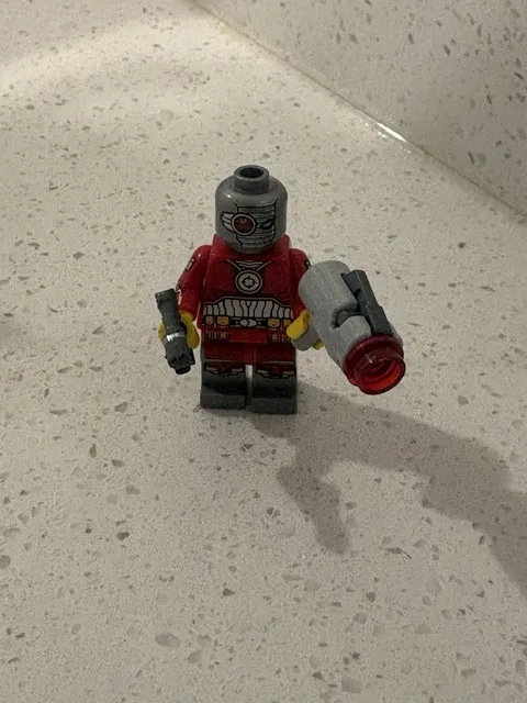 Deadshot LEGO Minifigure Lot DC Universe Super Heroes Including Gun Accessories