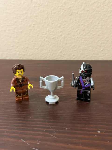 LEGO Ninjago Dareth VS Nindroid Toys R Us Exclusive Minifigure Set 5002144