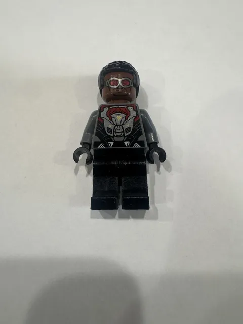 LEGO Marvel Super Heroes Falcon Minifigure sh503 76104 Authentic