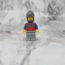 Lego Crusader Lion Minifigure Castle 6012