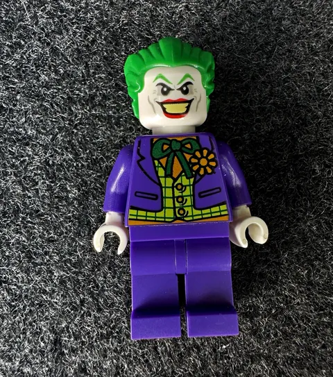 LEGO DC Batman The Joker Minifigure Green Hair Purple Suit Plastic