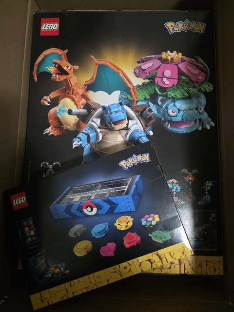 LEGO Pokemon Charizard Blastoise Venusaur & Bonus Kanto Badge Set In Hand
