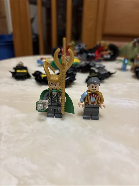 LEGO Loki SH0033 & Grandmaster SH0410 Bundle