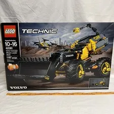 LEGO TECHNIC: Volvo Concept Wheel Loader ZEUX (42081) unopened bags - unused -E7