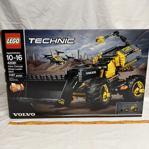 LEGO TECHNIC: Volvo Concept Wheel Loader ZEUX (42081) unopened bags - unused -E7