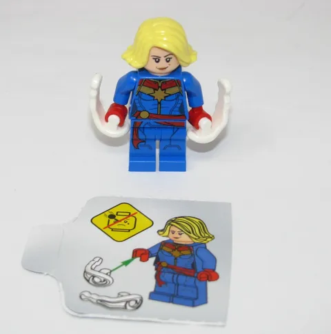 Captain Marvel LEGO / Super Heroes Avengers MiniFigure 76196 / Advent Calendar