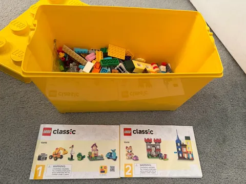 LEGO Classic: LEGO Large Creative Brick Box (10698)