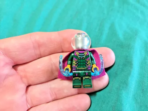 LEGO Marvel 76129 sh0580 Mysterio Minifigure Minifig Authenic