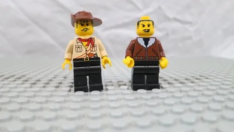 Lego Desert Explorers Harry Cane Johnny Thunder Minifigures