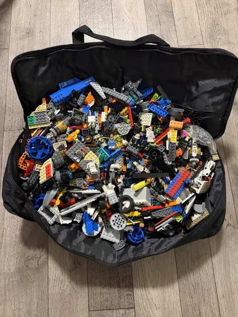 10.5 lb Genuine LEGO Lot – Star Wars, Technic & 40+ Minifigures