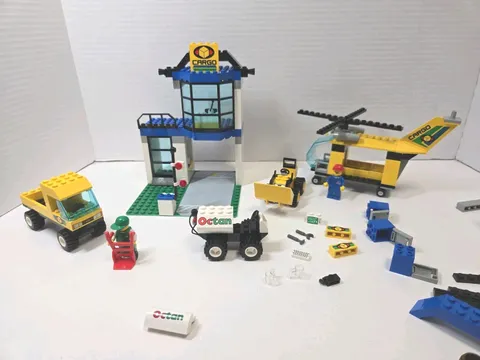 LEGO Town: 6330 Cargo Center Incomplete 1998 Vintage  Hard To Find Pieces 