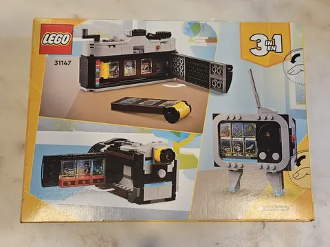 LEGO Creator 3-in-1 Retro Camera Set 31147 (261 Pieces) Age 8+