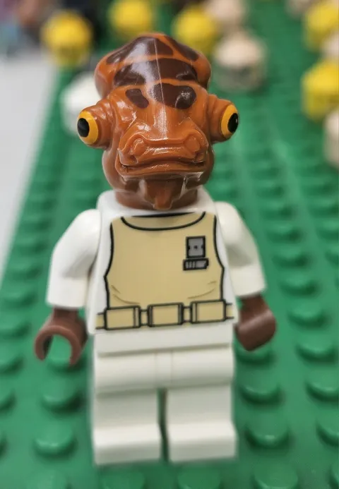 Lego Star Wars Admiral Ackbar Minifigure 75003 7754 - SW0247
