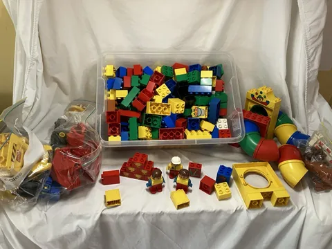 Duplo Lot Vintage And New Mixed