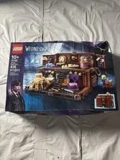 LEGO Wednesday Things Apartment 76785 - 828 Pieces damaged box