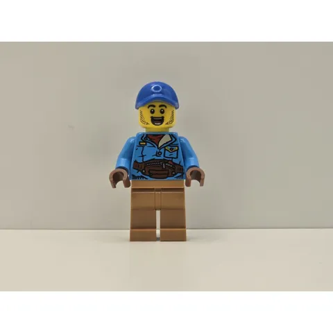 LEGO Holiday Minifigure Man Dark Azure Jacket Blue Cap hol262 New