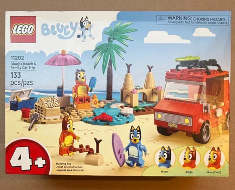 LEGO Bluey: Bluey's Beach & Family Car Trip Set (11202) - 133 PCS - NEW IN BOX