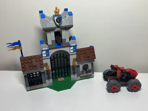LEGO Castle 70402 Gatehouse Raid Build Only No Instruction 100% Complete 2013