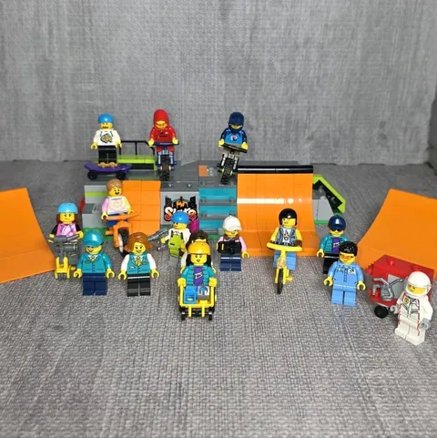 Lego City Skatepark And Downtown Figure Accessories Collection Bundle Lot 