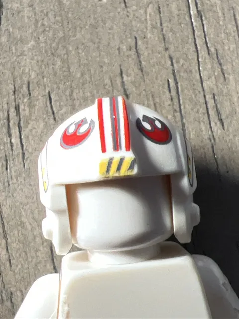 LEGO x164pb04 Star Wars Rebel Pilot Helmet Red Alliance Symbol
