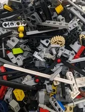 LEGO Technic Bulk Lot 600 Pieces Of Pins, Axles, Connectors, Education GBC Robot