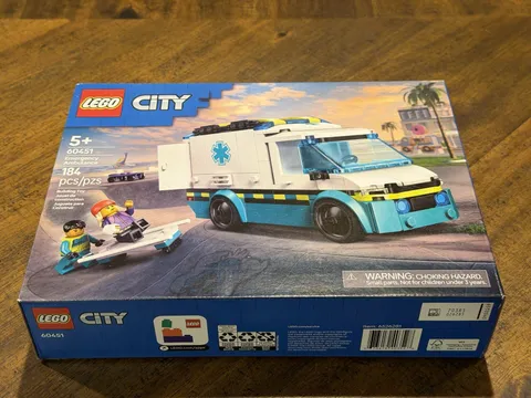 LEGO CITY Emergency Ambulance 60451 NEW SEALED 184 Pieces Ages 5+