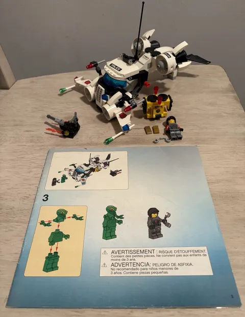 LEGO 5971 Space Police Gold Heist Nearly Complete; missing alien SEE DESCRIPTION