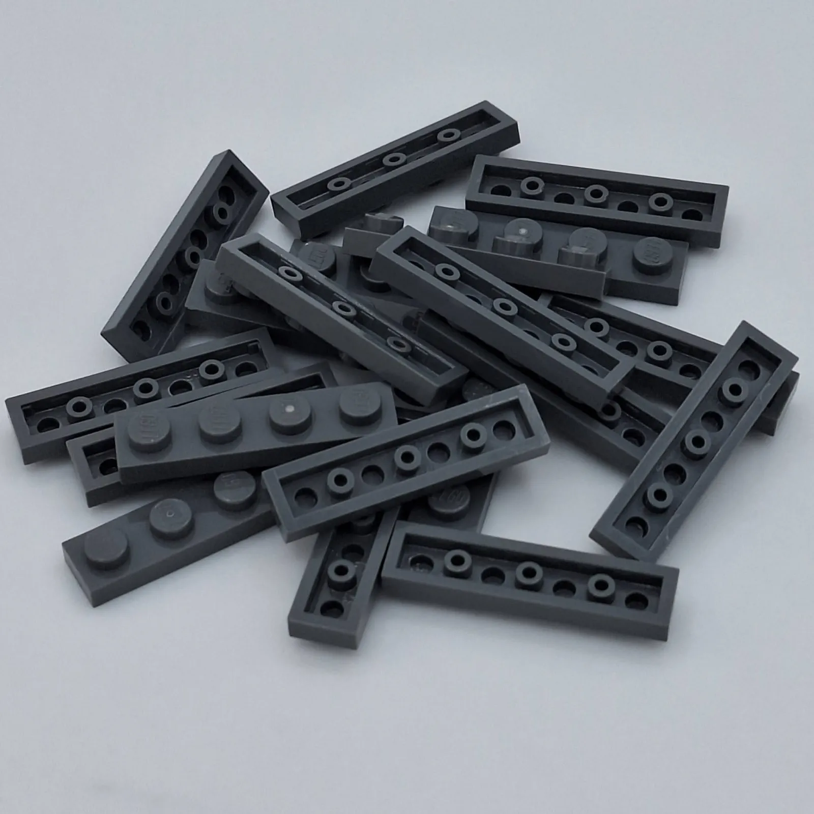 Lego - 20 Basic Dark Bluish Gray Plates 1 x 4 Stud Pieces 3710