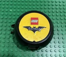 LEGO Batman Movie 5004929 Batman Cave Pod Limited Edition no minifigure display