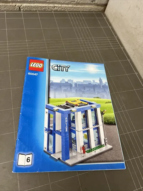 VINTAGE LEGO INSTRUCTIONS BROCHURE  CAR TRUCK CITY 60047 POLICE