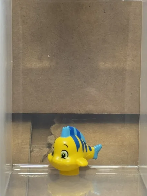 LEGO Parts - Yellow Fish, Disney (Flounder / Fabius) - No 15679pb04 - QTY 1