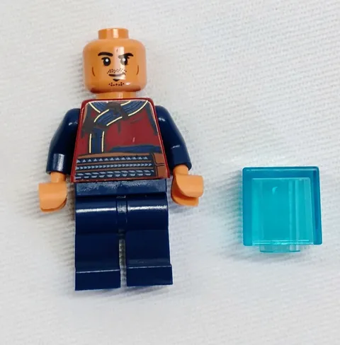 Lego Marvel Avengers WONG w/ Tesseract from 2023 Advent Calendar 76267