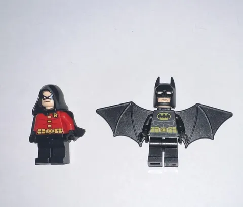 LEGO Batman Set Batman & Robin Minifigure Arkham Asylum Breakout