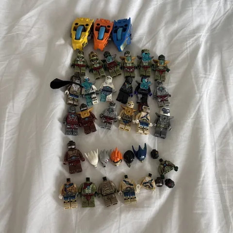 LEGO Legends of Chima Minifigure Lot w/ Accessories Weapons Wings Helmets