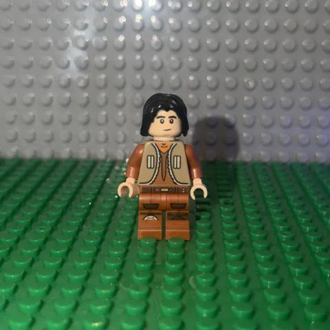 LEGO Star Wars Genuine Minifigure Ezra Bridger sw0574 set 75090 RETIRED