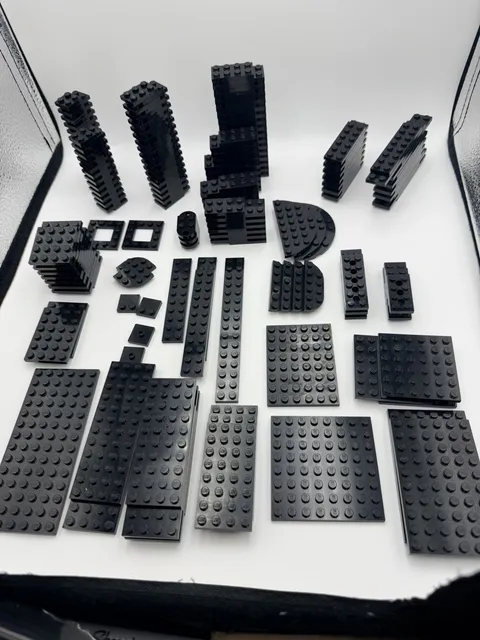 Genuine LEGO Bulk lot 255 Black PLATES Small to Large Many Sizes & Types