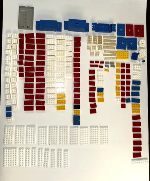 samsonite lego lot 70s old Lego with battery boxes bricks and waffle plates