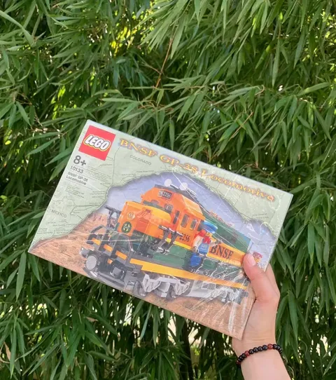 LEGO Trains 10133 Burlington Northern Santa Fe BNSF Locomotive In Box Sealed！
