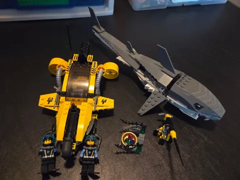 LEGO Aqua Raiders: Tiger Shark Attack (7773) With Instructions