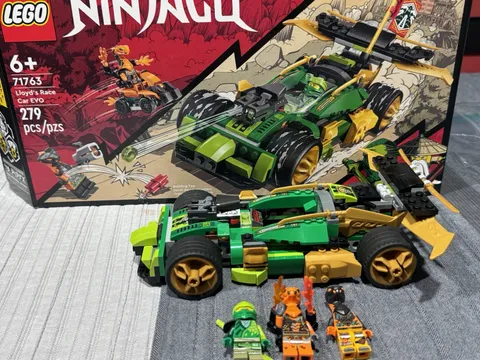 LEGO NINJAGO Lloyd's Race Car EVO 71763  with instructions & Minifigures