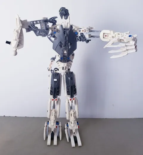 LEGO Bionicle:  Takanuva 8699 (2008) LOT C Retired. (INCOMPLETE)