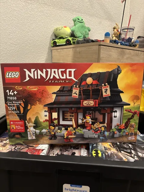 LEGO NINJAGO Legacy 71858 Four Weapons Blacksmith 1259pcs Age 14+ LE