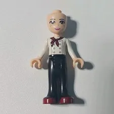 LEGO Minifigure Chef Outfit Red Scarf White Shirt Bow Tie Black Pants Red Shoes