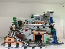 100% COMPLETE w/ Instructions  LEGO Minecraft The Mountain Cave (21137) No box
