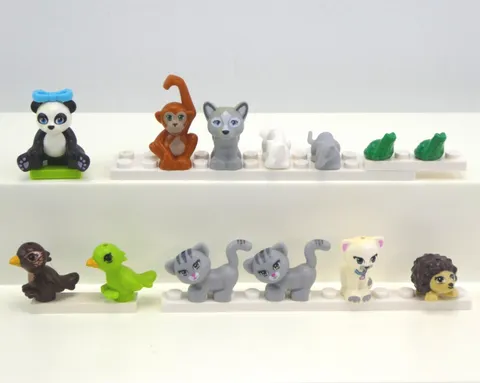 Lego Lot of 13 Minifigures Friends Pets Small Animals Cats Panda Monkey Fox +++
