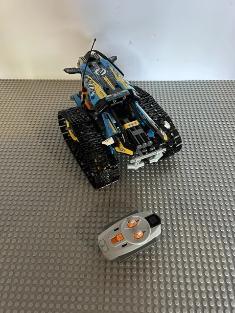 Lego 42095 Remote-Controlled Stunt Racer Complete WORKS