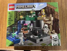 LEGO Retired Minecraft The Skeleton Dungeon 21189 Complete Set Boxed 364pc