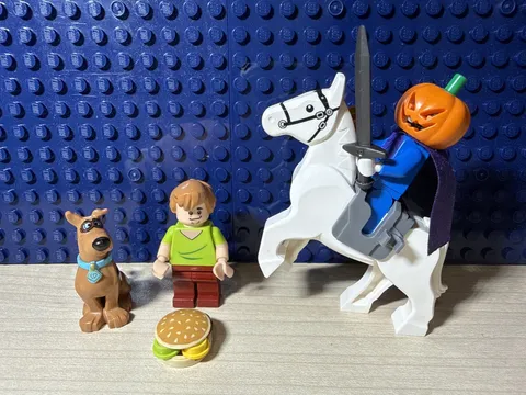 LEGO Scooby-Doo Minifigure Lot Scooby-Doo, Shaggy, & Headless Horseman