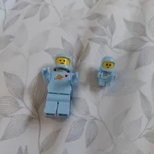 Lego 11374 Light Blue Classic Space Microfig Baby & minifig Spaceman New
