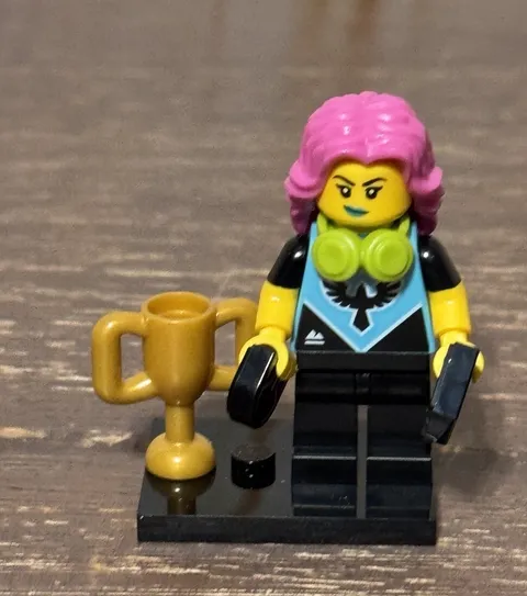 LEGO Series 25 Collectible Minifigures 71045 E-Sports Gamer Assembled Complete